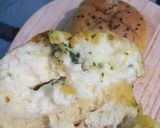 Foto langkah ke 8 dari resep Korean Cream Cheese Garlic Bread.