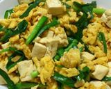 A picture of step 9 of 5 Minutes Egg with Garlic Chives & Tofu in Oyster Sauce.