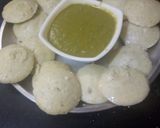 A picture of step 4 of Chutney idli.