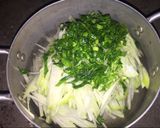 Hình bước làm 1 của món Su hào xào
