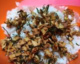 Foto langkah ke 4 dari resep Nasi Daun Jeruk dan Teri (1130).