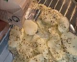 Foto del paso 9 de la receta Pollo a la mostaza y miel con patatas a las hierbas