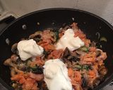 A picture of step 5 of Salmon pasta.