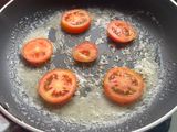 টমেটো চিস ওমলেট (Tomato cheese omelette recipe in bangali)