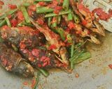 Foto langkah ke 5 dari resep Balado ikan mas tombak bawang.