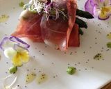 Foto del passaggio 5 della ricetta Rotolini di salmone con speck e asparagi