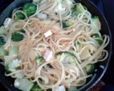 A picture of step 8 of Spaghetti, Brie & Broccoli Frittata.