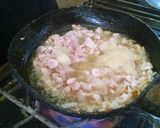 A picture of step 2 of Chicken veg macroni roll.