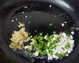 A picture of step 2 of Chilli Garlic Prawns.