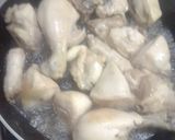 A picture of step 1 of Chicken black pepper gravy.