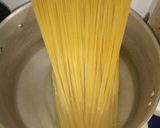 A picture of step 1 of Cheesy ground beef pasta.