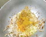A picture of step 3 of Schezwan Dosa.