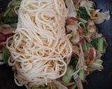 Foto langkah ke 3 dari resep Mie goreng pedes special B2.