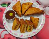 A picture of step 10 of Potato Bread Pakora.