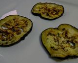Foto del paso 4 de la receta: Berenjenas asadas bañadas en zatar y tomate con queso mozzarella