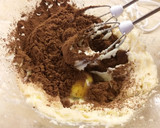 Foto del passaggio 4 della ricetta Salame al cioccolato con le nocciole
