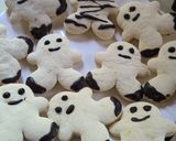 Foto del paso 3 de la receta: Galletas Navideñas De Limón Y Naranjas Con o Sin Tacc / Hombrecito Navideño Para Los Peques