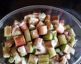A picture of step 3 of Rhubarb crumble.