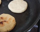 Foto del paso 7 de la receta: Arepas dominó