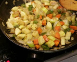 Foto del paso 2 de la receta: Lomo con verduras con salsa de ostras y quinoa