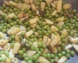हरी मटर की घुघनी (hari matar ki ghugni recipe in Hindi) रेसिपी चरण 4 फोटो