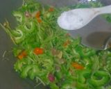 Foto langkah ke 5 dari resep Tumis Pare Labu Siam.