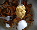 Foto del paso 5 de la receta: Lomo con níscalos con patatas