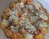 Foto langkah ke 3 dari resep Pizza Roti Tawar.