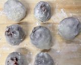 A picture of step 6 of Strawberry daifuku (strawberry mochi).