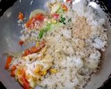 รูปขั้นตอนการทำที่ 4 ของ ข้าวผัดทูน่า