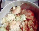 A picture of step 4 of Chicken Gobhi Alu.