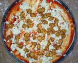 A picture of step 3 of Hot and spicy pizza.