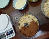 Foto langkah ke 2 dari resep Dates Chocolate Truffles.