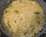 Zöldséges rizs 🍚 brokkolival 🥦, karfiollal 🌸 és vöröshagymával 🧅 recept fázis 5 fotója
