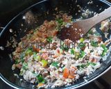 A picture of step 9 of Spicy minced meat scrambled eggs.