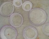 A picture of step 1 of Stuffed onion pokora.