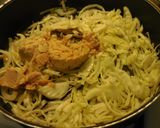 A picture of step 2 of Tuna & Cabbage Spaghetti Pasta.