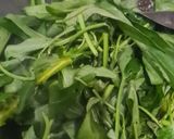 Foto langkah ke 3 dari resep Tumis Kangkung Ebi.