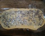 Foto langkah ke 6 dari resep Roti bunga meses coklat.