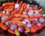 Foto langkah ke 1 dari resep Sambal Bawang ala Bu Rudy.