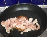 A picture of step 2 of Red pesto chicken courgetti.
