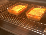 Huevos al horno con nata y tomate