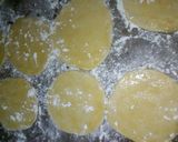 A picture of step 4 of Scramble egg filled samosas.