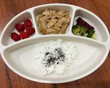รูปขั้นตอนการทำที่ 2 ของ ข้าวหมูผัดหอมใหญ่ สำหรับเด็ก blw