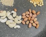 A picture of step 2 of Lasooni Methi.