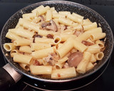Foto del paso 11 de la receta: Macarrones gratinados con setas y manzana!!