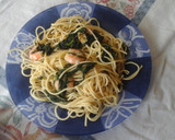 Foto del paso 5 de la receta: Spaguettis con gambas y espinacas