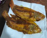 Foto langkah ke 1 dari resep Ikan Nila Goreng Dengan Tumisan Cabe.