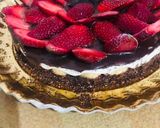 صورة لخطوة 5 من وصفة كيكة الفواكه🍌🍓🍫