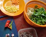 Foto langkah ke 1 dari resep Cumi oseng dan bayam jamur.